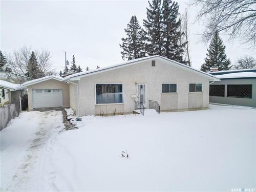 723 Eastwood St, Prince Albert, SK, S6V2T4 | Card Image