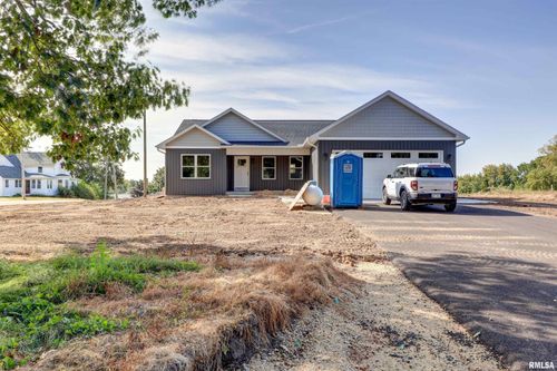 1024 11th Ave, Fulton, IL, 61252-1108 | Card Image