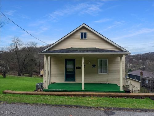 175 Wall St, Weirton, WV, 26062-2141 | Card Image