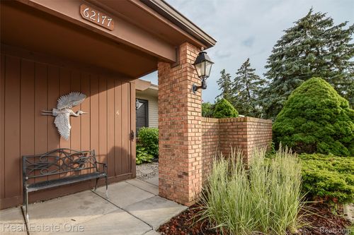 unit-6-62177 Ticonderoga Dr, South Lyon, MI, 48178-1076 | Card Image