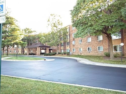 205-1475 Rebecca Dr, Hoffman Estates, IL, 60169-1053 | Card Image