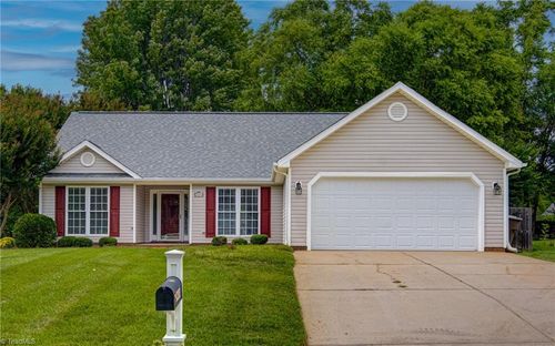 2404 Glen Meadow Dr, Greensboro, NC, 27455-1443 | Card Image