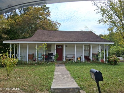 5016 Strawberry Plains Pike, Knoxville, TN, 37914-6335 | Card Image