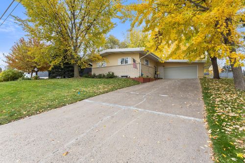 3212 33rd Ave Ne, Saint Anthony, MN, 55418-1703 | Card Image