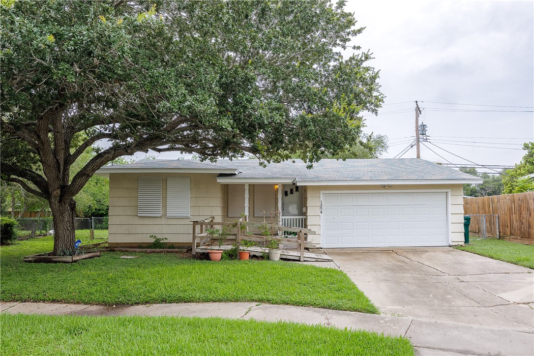 Hayward Dr, Corpus Christi, TX 78411