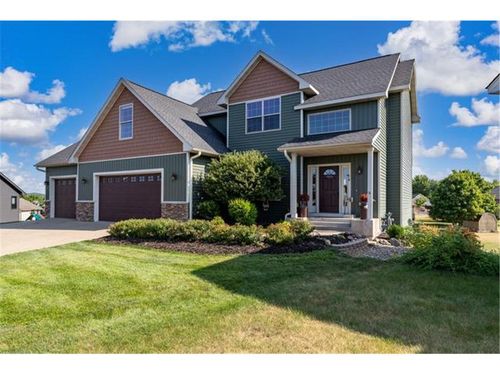1615 Rolling Hills Ln, River Falls, WI, 54022-2176 | Card Image