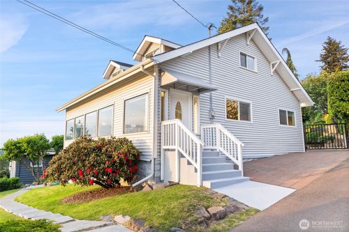 420 Renton Ave S, Renton, WA, 98057-6014 | Card Image