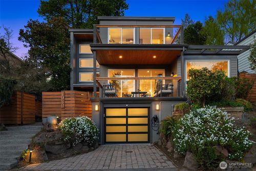 1030 Washington Pl E, Seattle, WA, 98112-3736 | Card Image