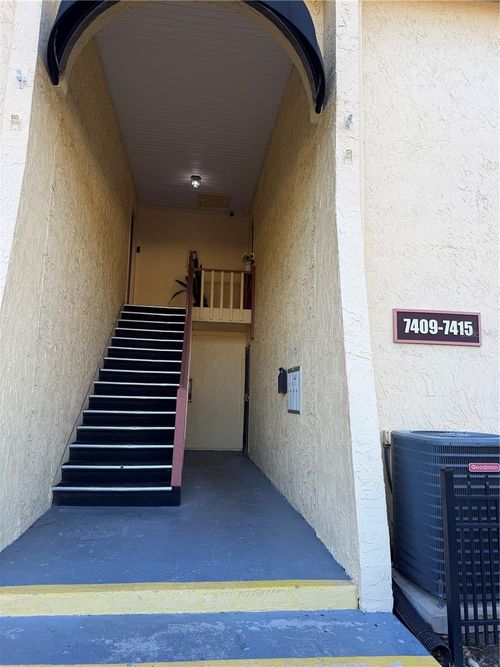 7409-7409 Abonado Rd, TAMPA, FL, 33615-2429 | Card Image