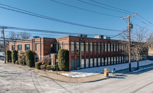 1st-flr-77 Rumford Ave, Waltham, MA, 02453-3872 | Card Image