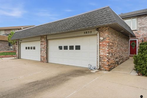 5852 Locust St, Lincoln, NE, 68516-1459 | Card Image