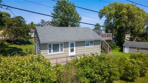 17 Saltaire Ave, Narragansett, RI, 02882-6030 | Card Image