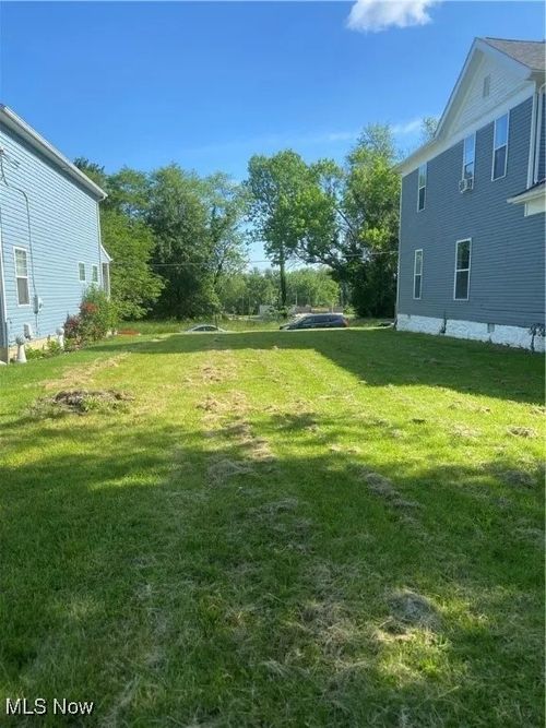 924 Vine St, Zanesville, OH, 43701-4259 | Card Image