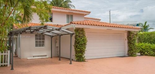 700 W 47th St, Miami Beach, FL, 33140-3032 | Card Image