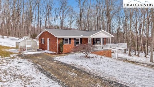 1417 Black Bear Inn Rd, West Jefferson, NC, 28694-7134 | Card Image