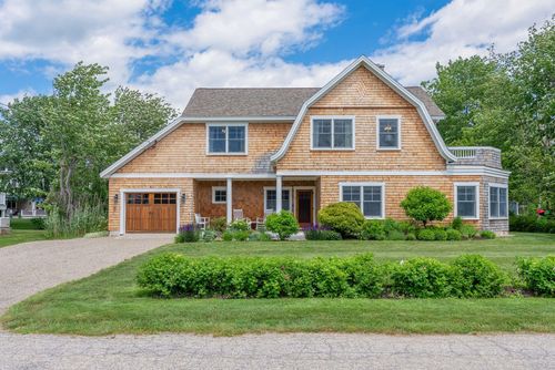 7 Peninsula Dr, Kennebunk, ME, 04043-7655 | Card Image