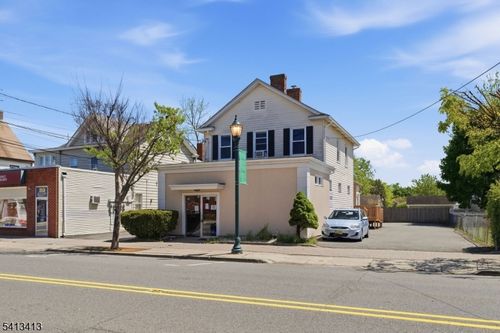 31 W Somerset St, Raritan, NJ, 08869-2057 | Card Image