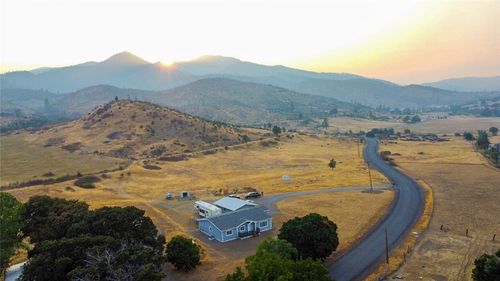 16617 Cottonwood Creek Rd, Hornbrook, CA, 96044-9706 | Card Image