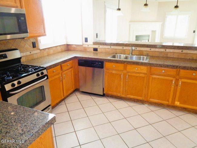 Kitchen | Image 12