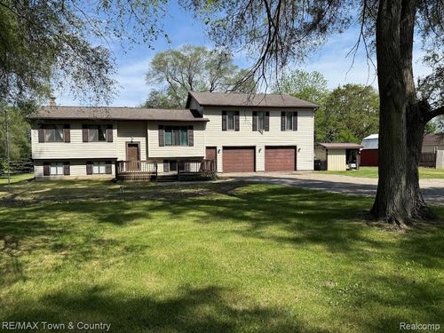 4372 N Gale Rd, Davison, MI, 48423-8912 | Card Image