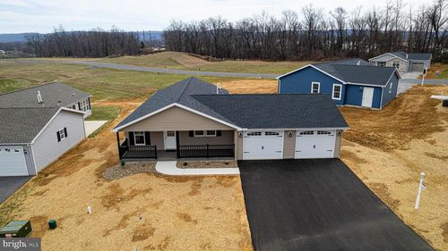 26 Burke Dr, SHIPPENSBURG, PA, 17257-8128 | Card Image