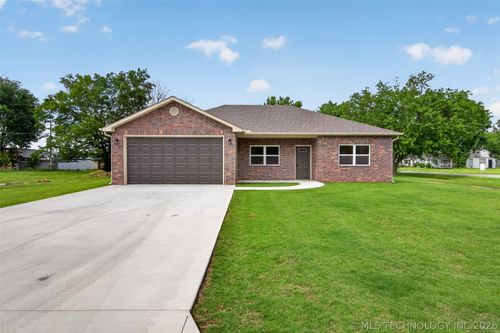 400 Vine St, Chelsea, OK, 74016-1648 | Card Image