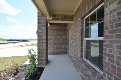 Covered front porch | Image 3