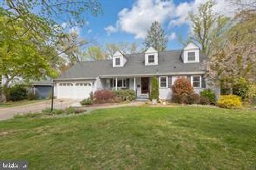 11 W Spruce Ave, MOORESTOWN, NJ, 08057-1805 | Card Image