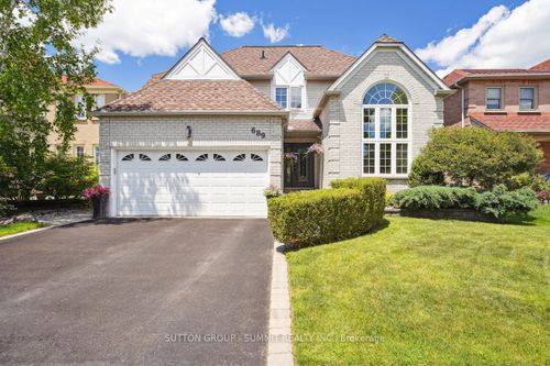 689 Highview Rd, Pickering, ON, L1V4V9 | Card Image