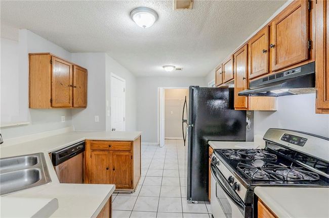 870 Chapman Cir, House other with 3 bedrooms, 2 bathrooms and 4 parking in Stone Mountain GA | Image 8