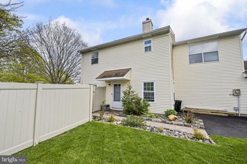 33 Spyglass Ct, East Windsor, NJ, 08520-1264 | Card Image