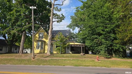 215 W Vienna St, Anna, IL, 62906-1022 | Card Image