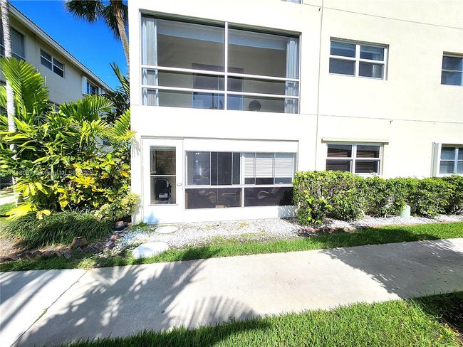 APT-149 - 1951 Ne 39 Th St, Condo with 2 bedrooms, 2 bathrooms and null parking in Lighthouse Point FL | Image 16