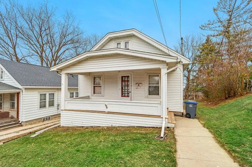 129 Fourth Street, WAUKESHA, WI, 53188 | Card Image