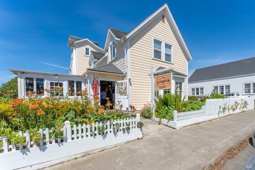 10540 Lansing St, Mendocino, CA, 95460-9526 | Card Image