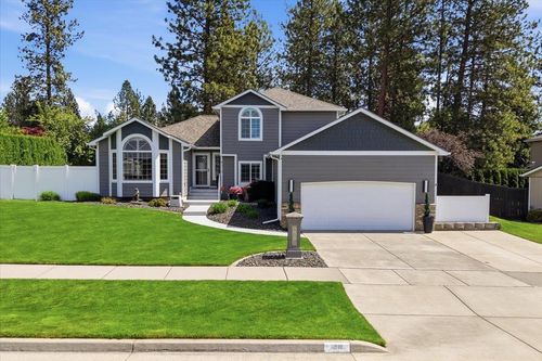 8310 N Forest Ct, Spokane, WA, 99208-8452 | Card Image