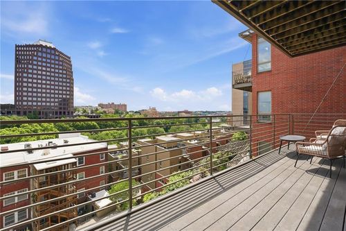 208-4521 Wornall Rd, Kansas City, MO, 64111-3214 | Card Image