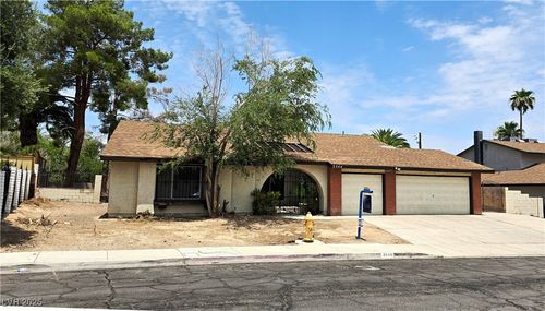 3544 Sandcliff Ln, Las Vegas, NV, 89121-5038 | Card Image
