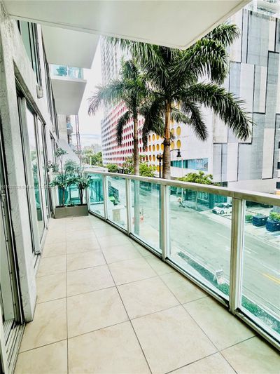 308 - 41 Se 5th St, Condo with 2 bedrooms, 2 bathrooms and null parking in Miami FL | Image 3