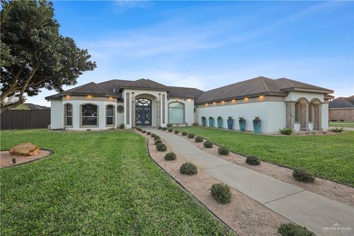 900 E 13 1/2 St, San Juan, TX, 78589-3194 | Card Image