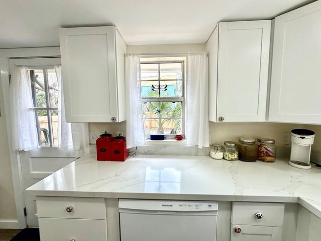 12409 Live Oak St, House other with 2 bedrooms, 1 bathrooms and 1 parking in CEDAR KEY FL | Image 43