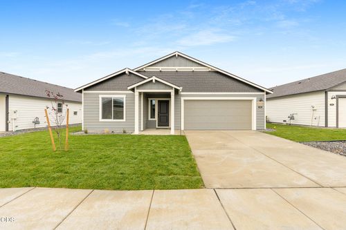 148-1172 Nw Fairway Rd, Madras, OR, 97741-1068 | Card Image