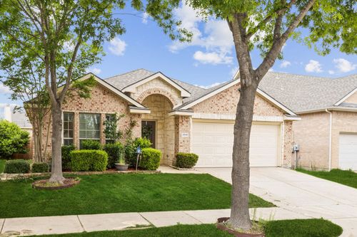 2041 Lake Trail Dr, Heartland, TX, 75126-8275 | Card Image