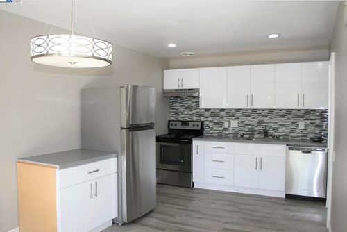 3815 Harrison St, Oakland, CA, 94611-5013 | Card Image