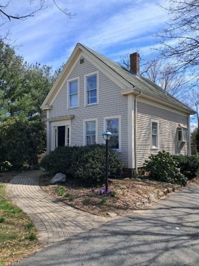 27 Hill St, House other with 3 bedrooms, 2 bathrooms and 4 parking in Raynham MA | Image 28