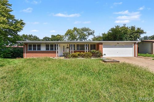 4 Colt Cir, Florissant, MO, 63033-3124 | Card Image