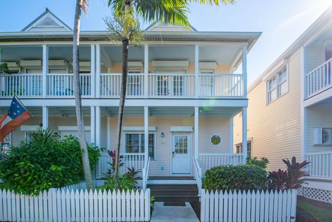 Front View of Villa 7073 | Image 5