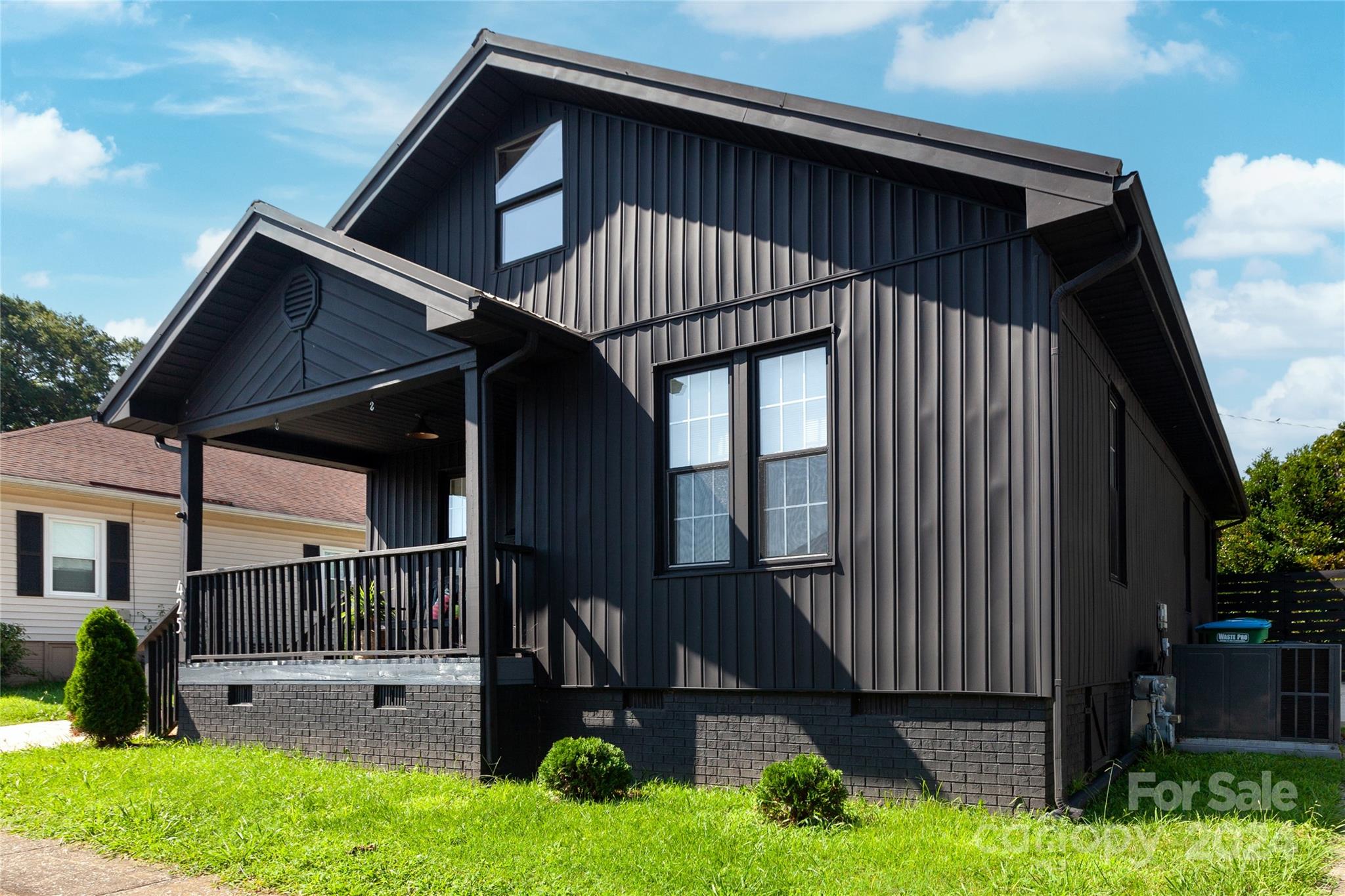 Woodlawn Ave, Cramerton, NC 28032