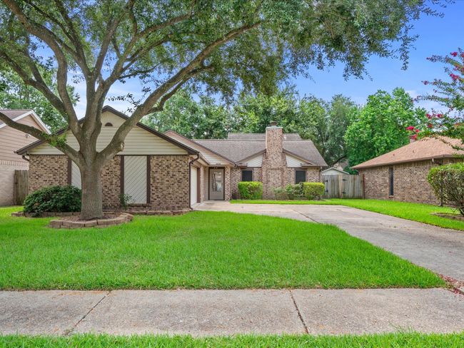 10928 Collingswood Dr, House other with 3 bedrooms, 3 bathrooms and 2 parking in La Porte TX | Image 4