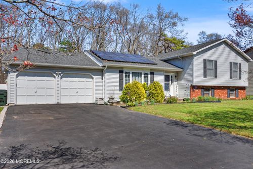 3 Hemlock Hill Rd, Jackson, NJ, 08527-1741 | Card Image